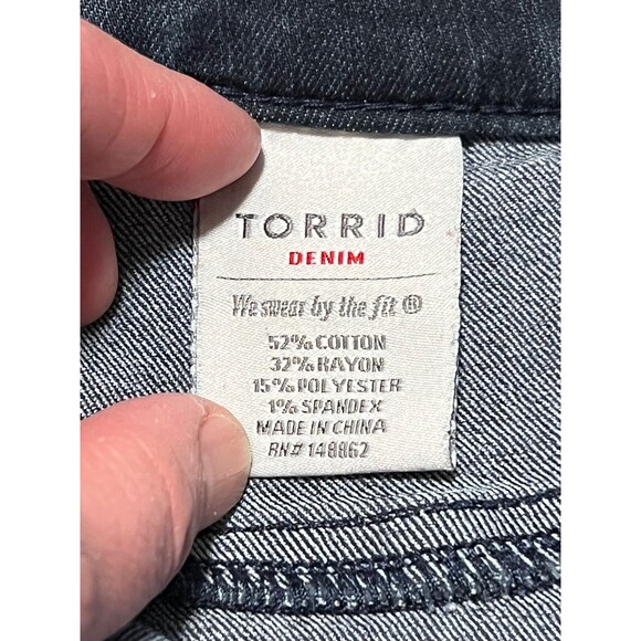 Torrid Womens Jegging Jeans SZ 16R Dark Wash Blue Denim 3 Buttons Jeans - Picture 8 of 12